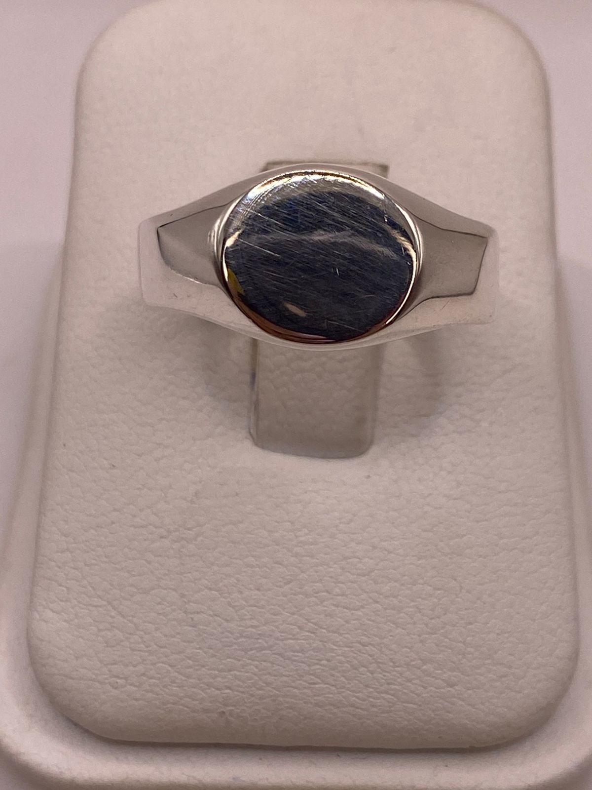 Anillo Tipo Sello Redondo Liso en Plata .925