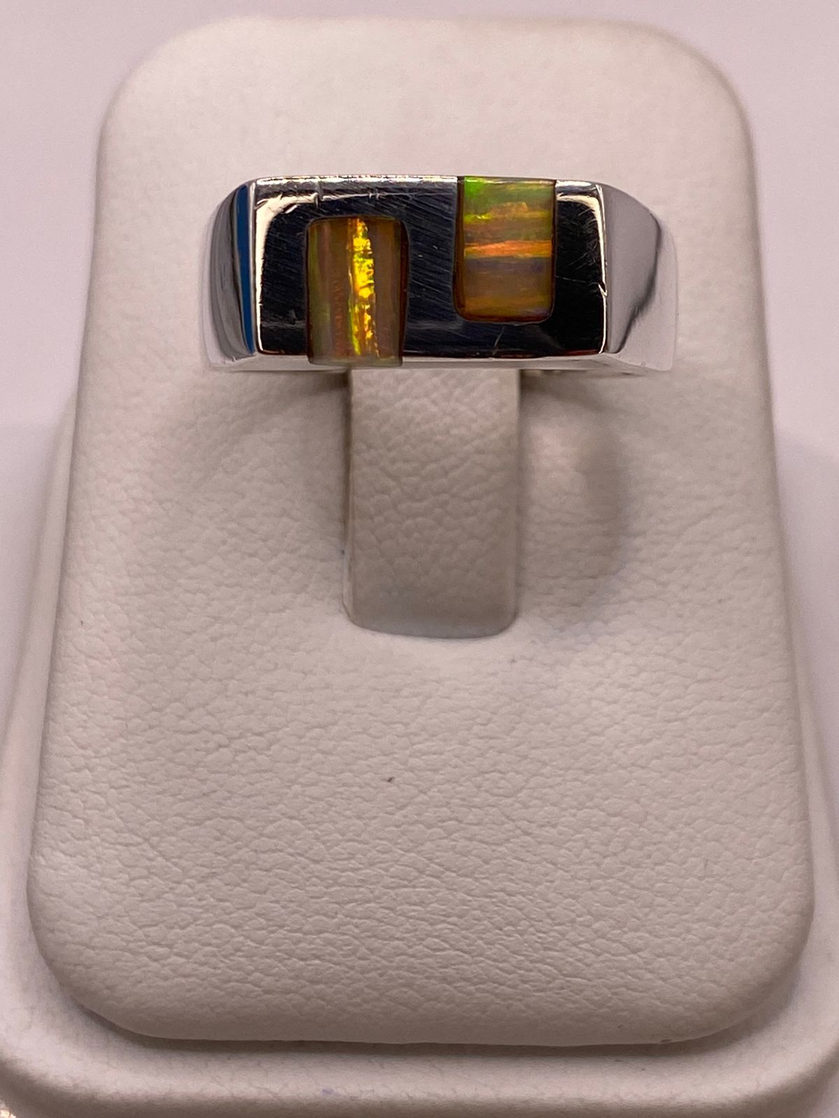 Anillo Tipo Sello en Plata Ley 925 con Ópalo de Fuego