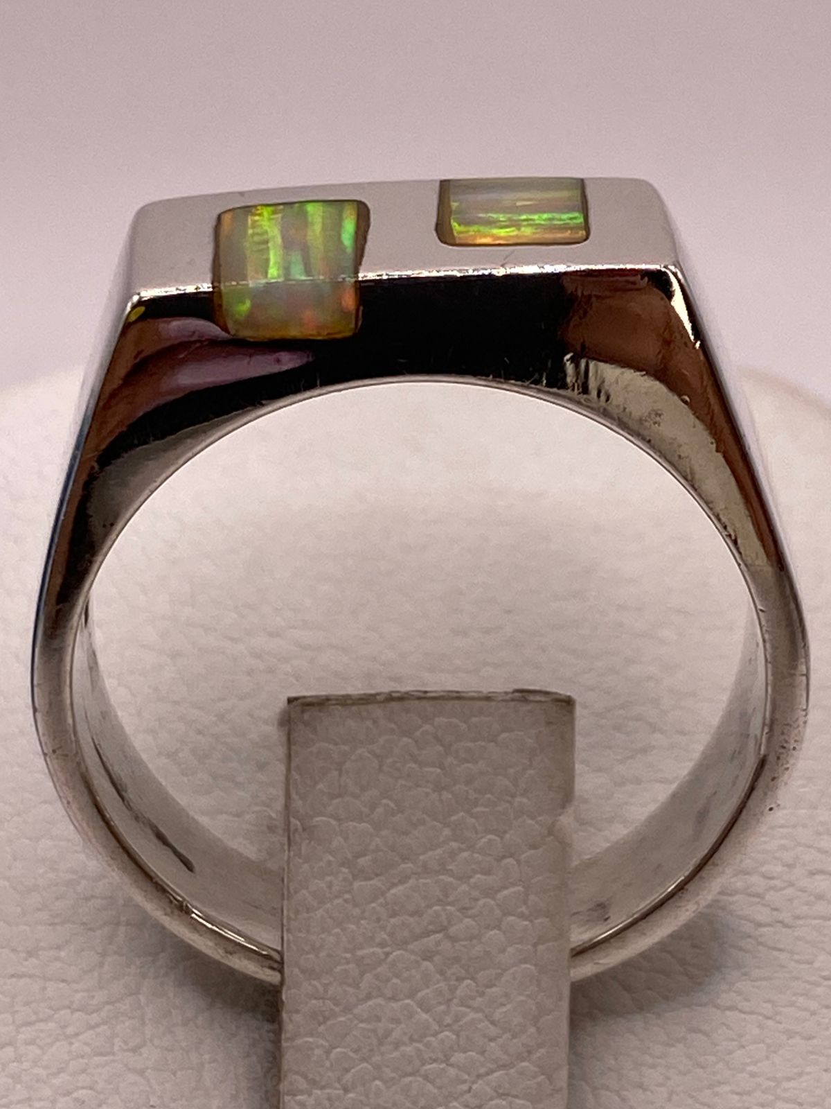 Anillo Tipo Sello en Plata Ley 925 con Ópalo de Fuego
