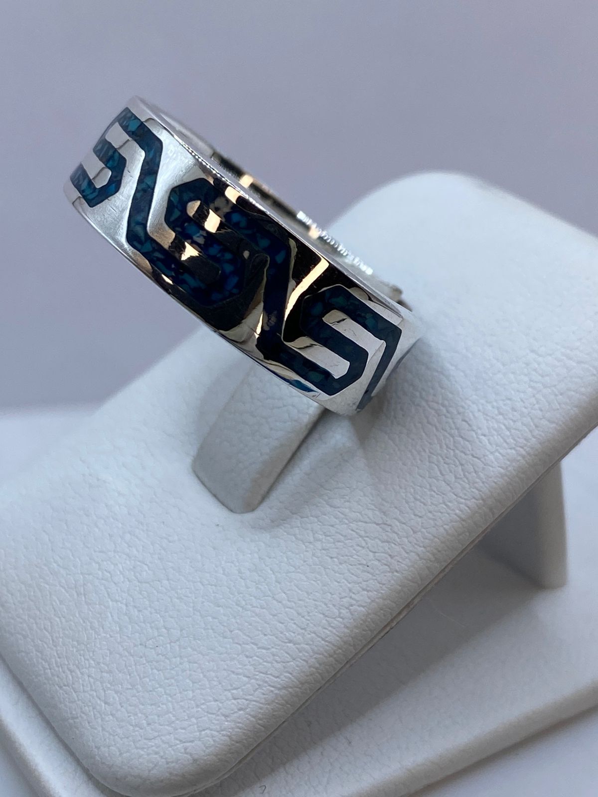 Anillo de Turquesa con Greca Geométrica en Plata .925