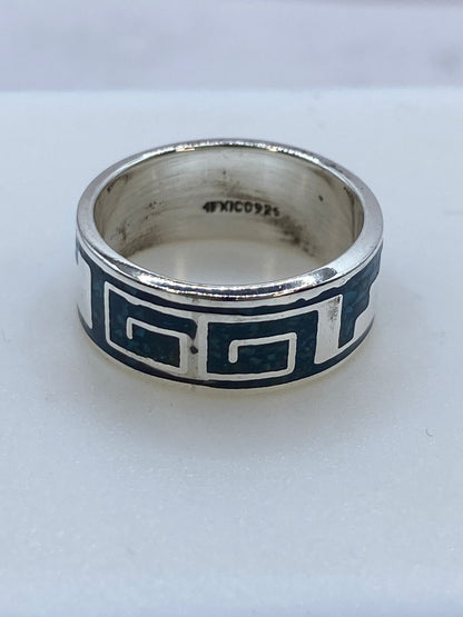 Anillo de Turquesa en Plata .925 – Greca Clásica con Fuerza Contemporánea
