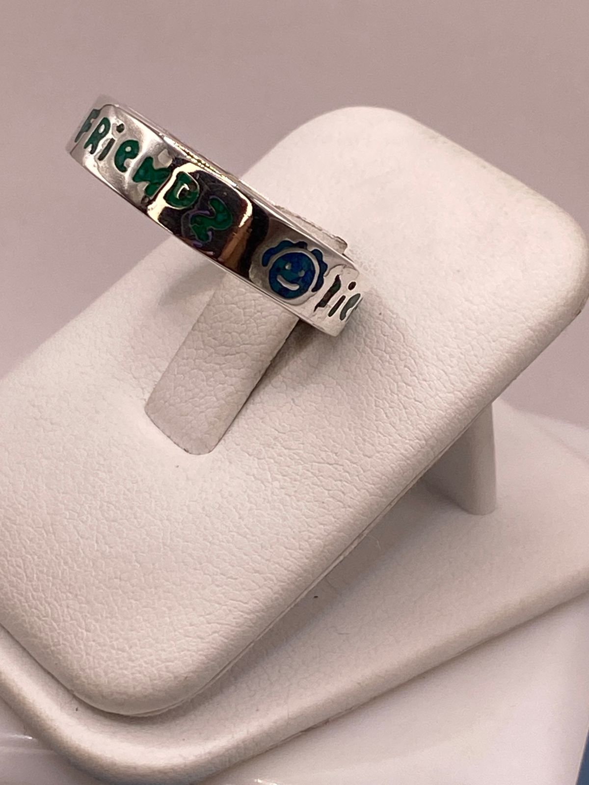 Anillo “Friends” de Plata .925 con Incrustaciones