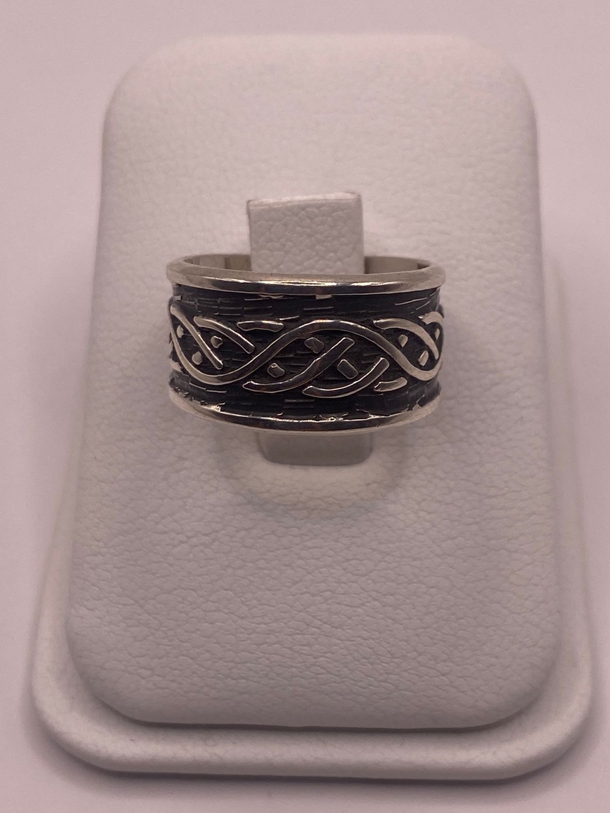 Anillo de Plata Ley 925 con Diseño Trenzado