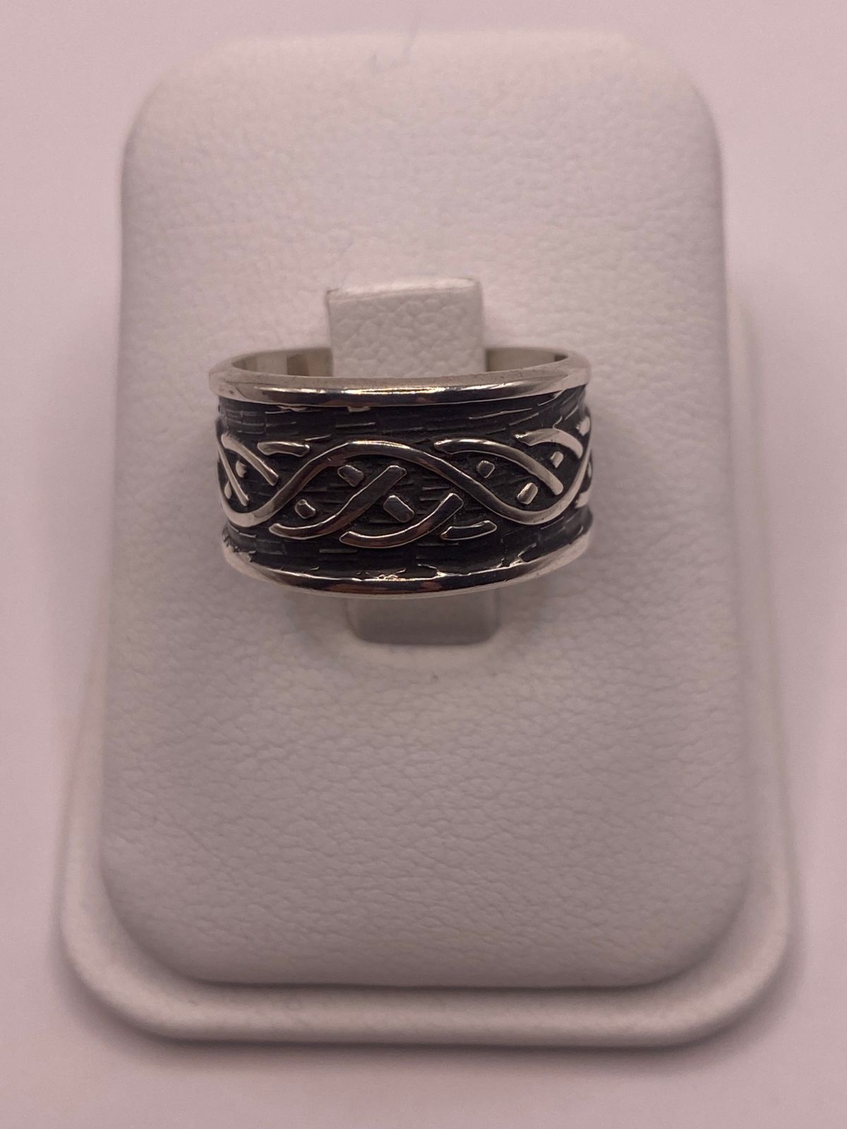 Anillo de Plata Ley 925 con Diseño Trenzado