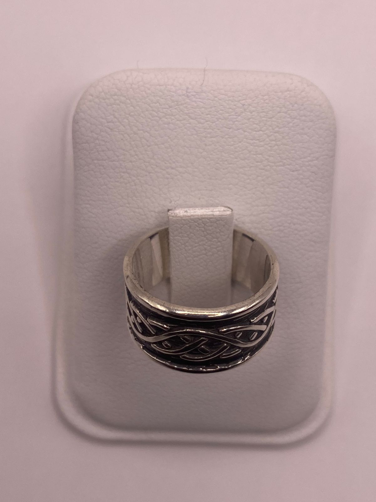 Anillo de Plata Ley 925 con Diseño Trenzado