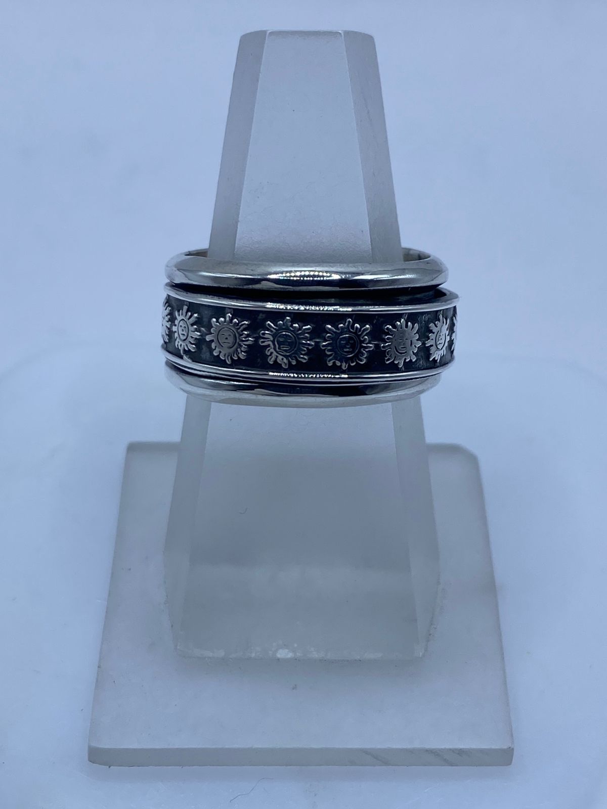 ☀️💍 Anillo Giratorio de Plata 925 con Símbolos de Sol — vista lateral
