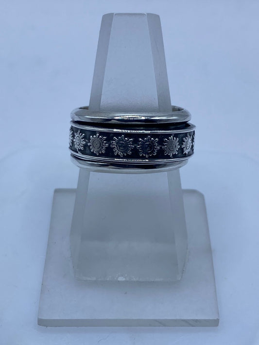 ☀️💍 Anillo Giratorio de Plata 925 con Símbolos de Sol — vista lateral