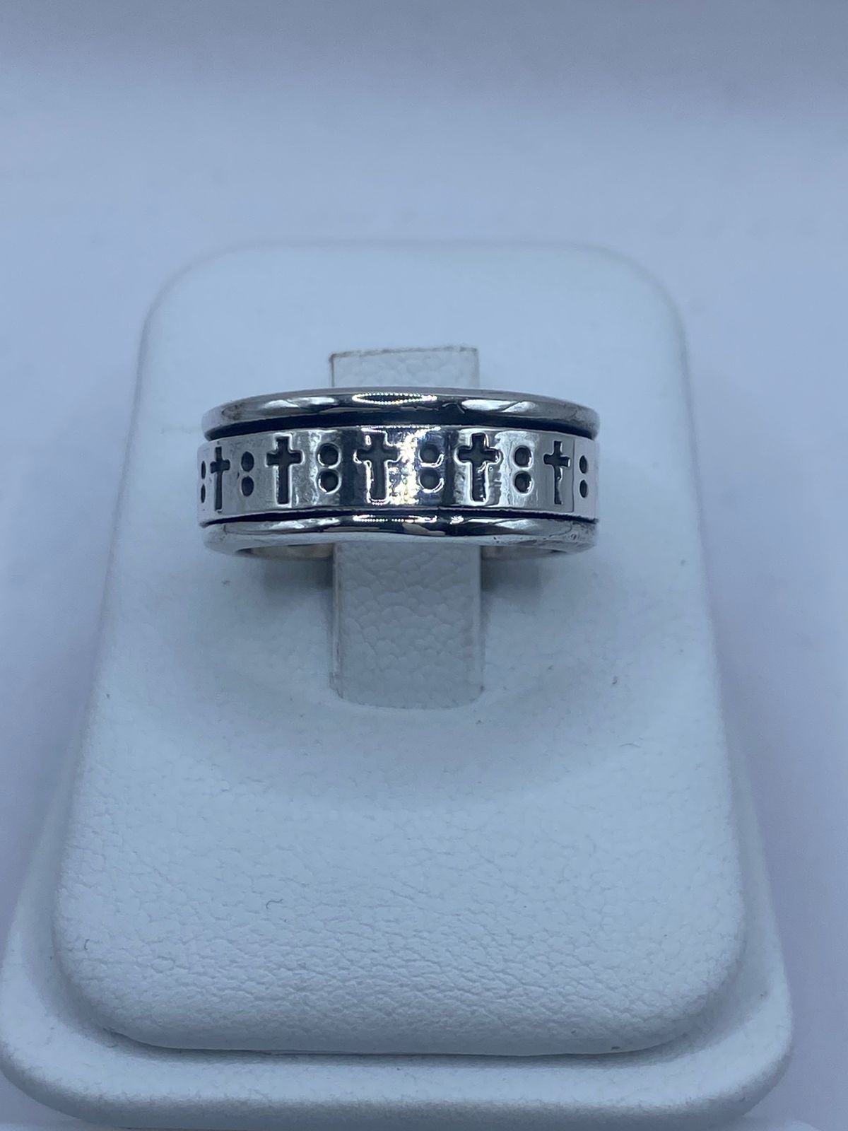 🙏 Anillo Giratorio de Plata 925 con Cruces Grabadas — vista lateral