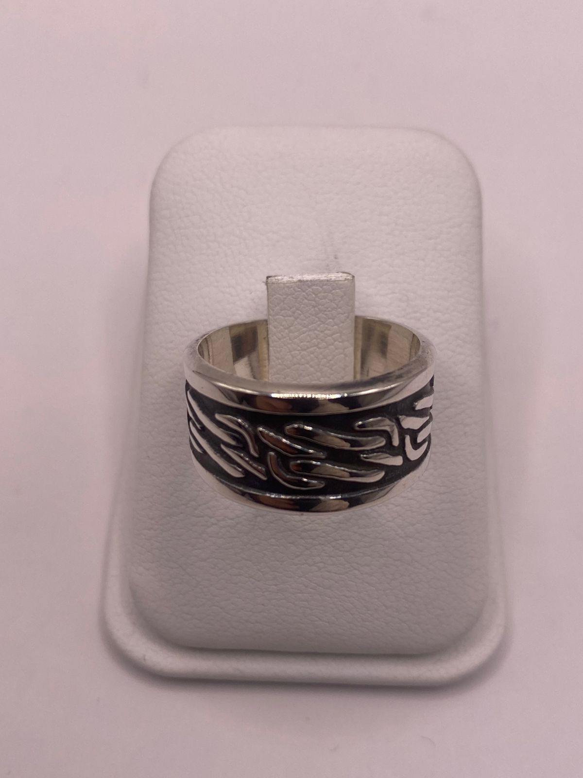 Anillo Giratorio de Plata 925 con Diseño Orgánico Texturizado
