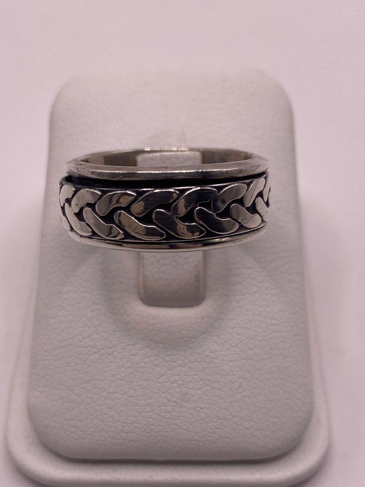 Anillo Giratorio de Plata 925  con Diseño de Eslabones Entrelazados y Acabado Oscuro