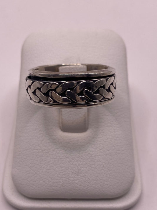 Anillo Giratorio de Plata 925 con Diseño de Eslabones Entrelazados y Acabado Oscuro, vista frontal