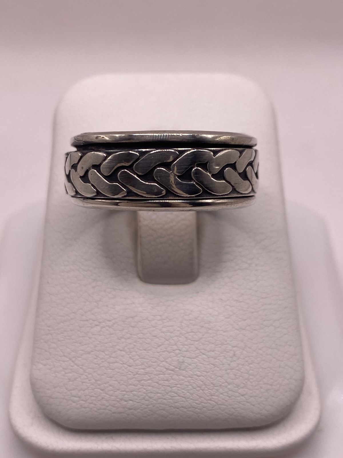 Anillo Giratorio de Plata 925  con Diseño de Eslabones Entrelazados y Acabado Oscuro