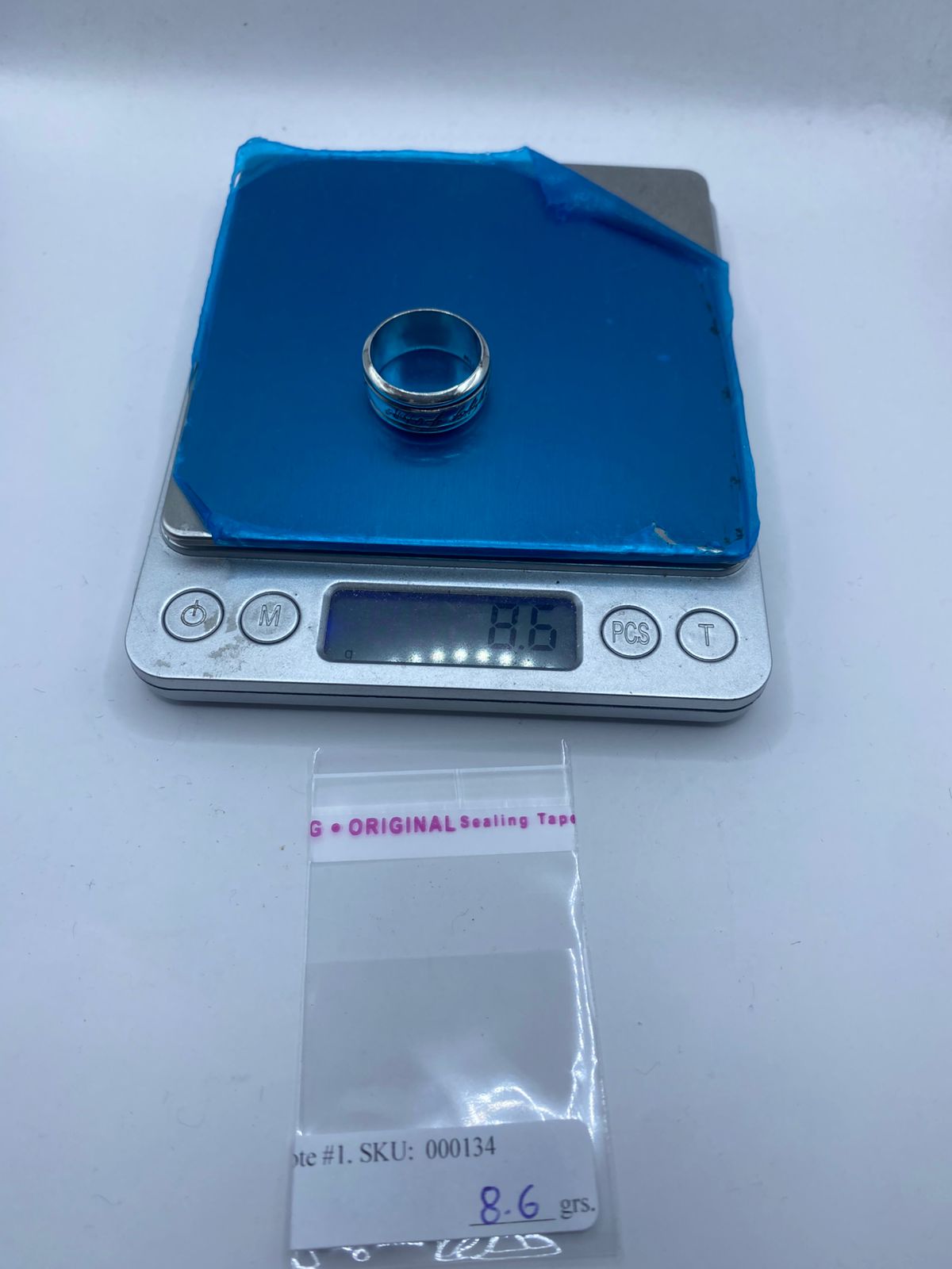 Anillo Giratorio de Plata 925 con Inscripción en Caligrafía Élfica — Artesanal Taxco, peso en gramos (báscula)
