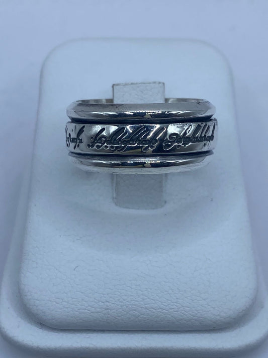 Anillo Giratorio de Plata 925 con Grabado de Ave y Caligrafía Decorativa, vista frontal