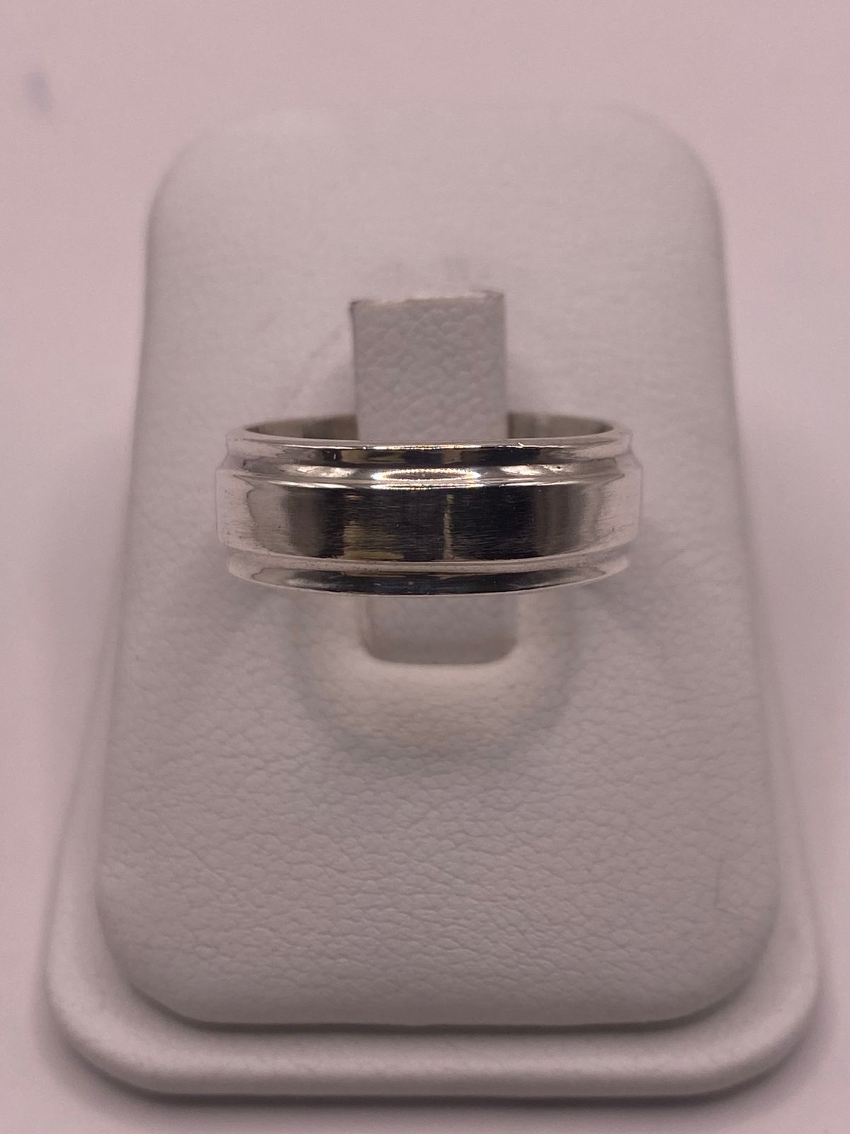 Anillo Liso de Plata 925 con Detalle Central