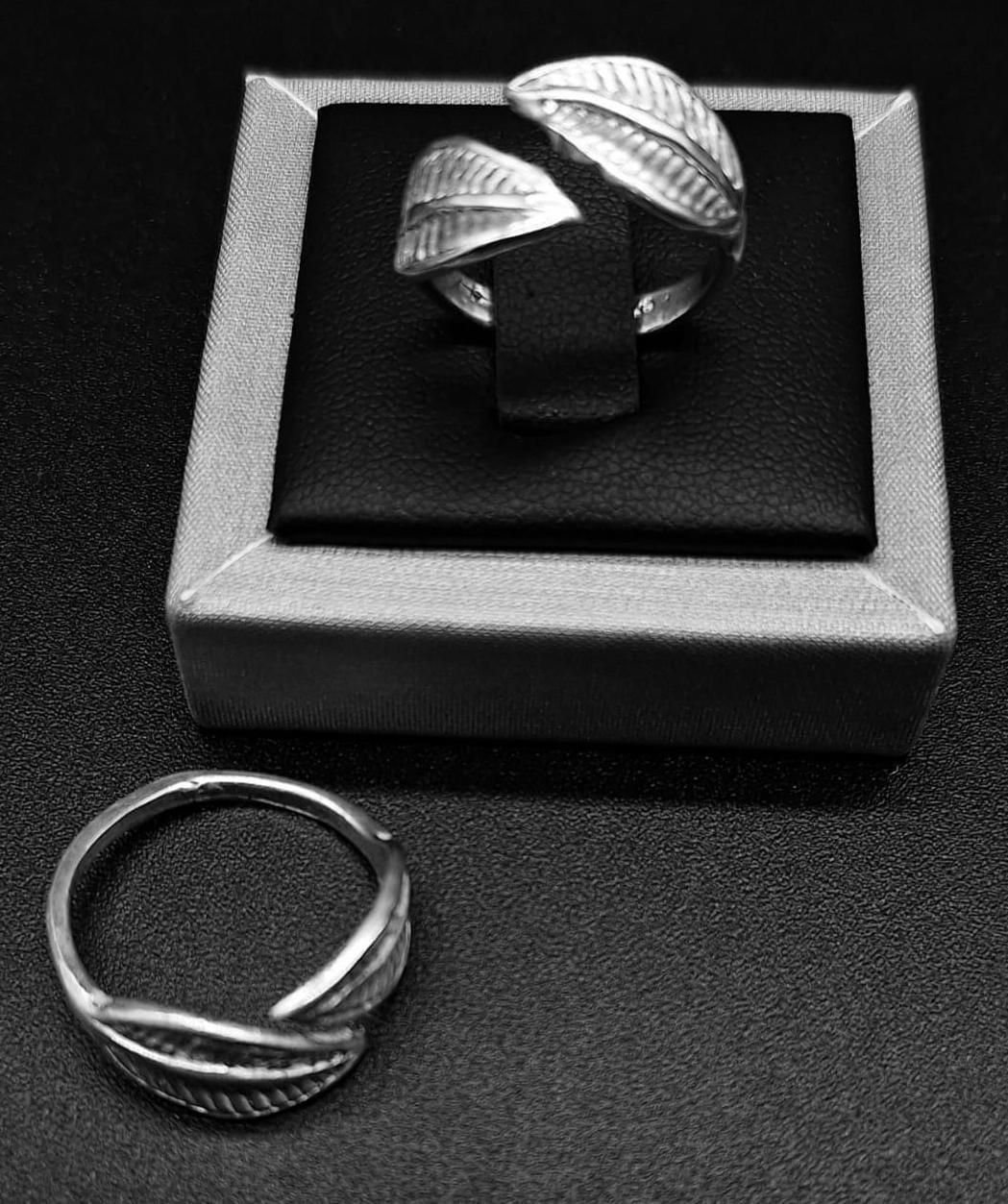 ANILLO  DOBLE HOJA CHICA EN PLATA LEY 925