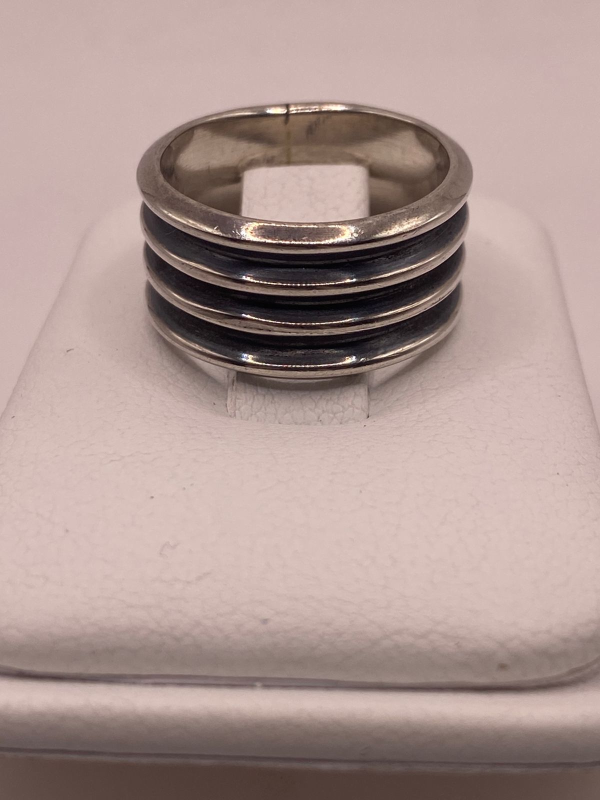 Anillo de Banda Ancha de Plata 925 con Diseño Acanalado y Acabado Oxidado