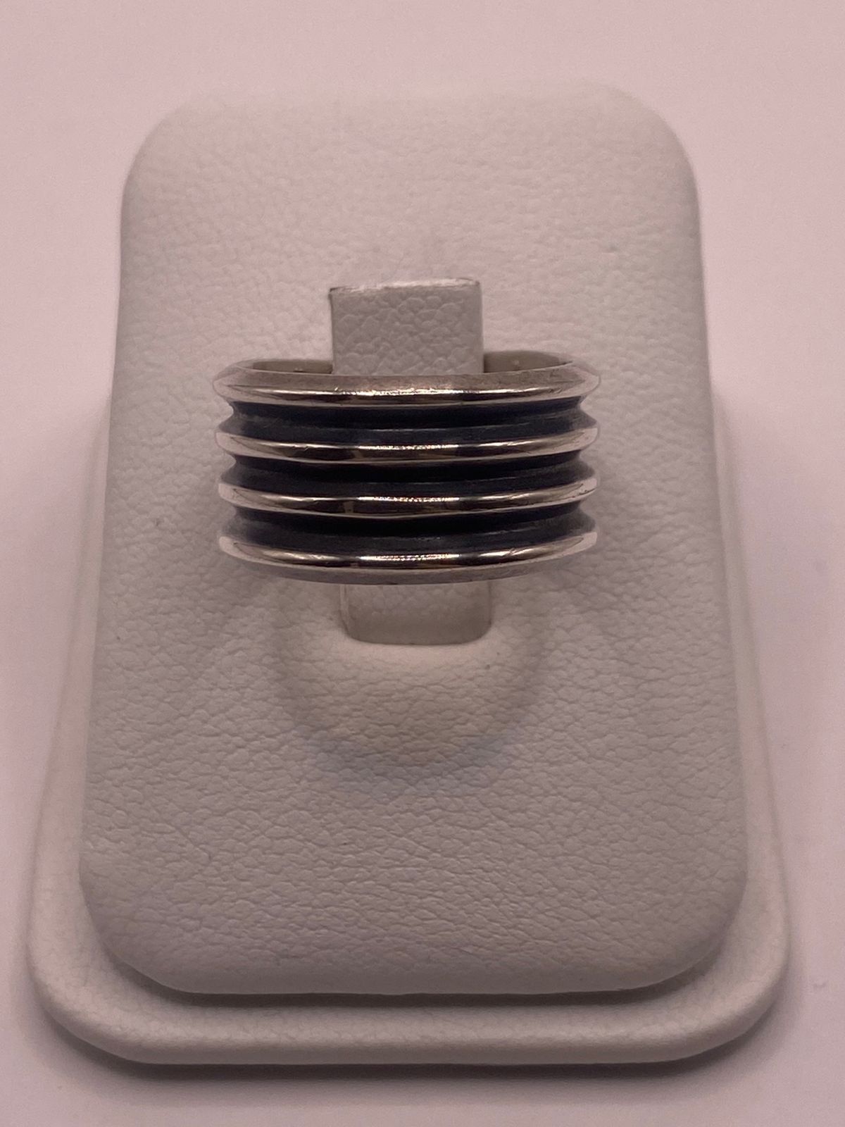 Anillo de Banda Ancha de Plata 925 con Diseño Acanalado y Acabado Oxidado