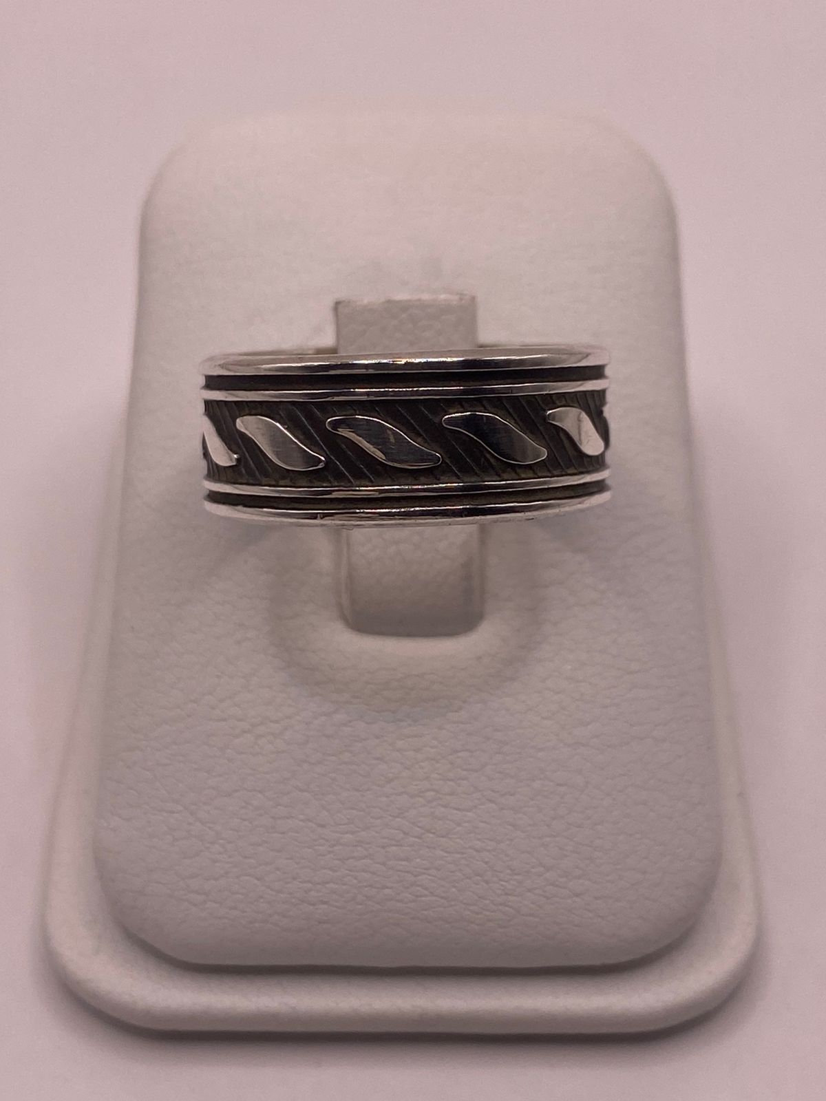 Anillo de Banda de Plata 925 Esterlina con Motivo Trenzado Grabado