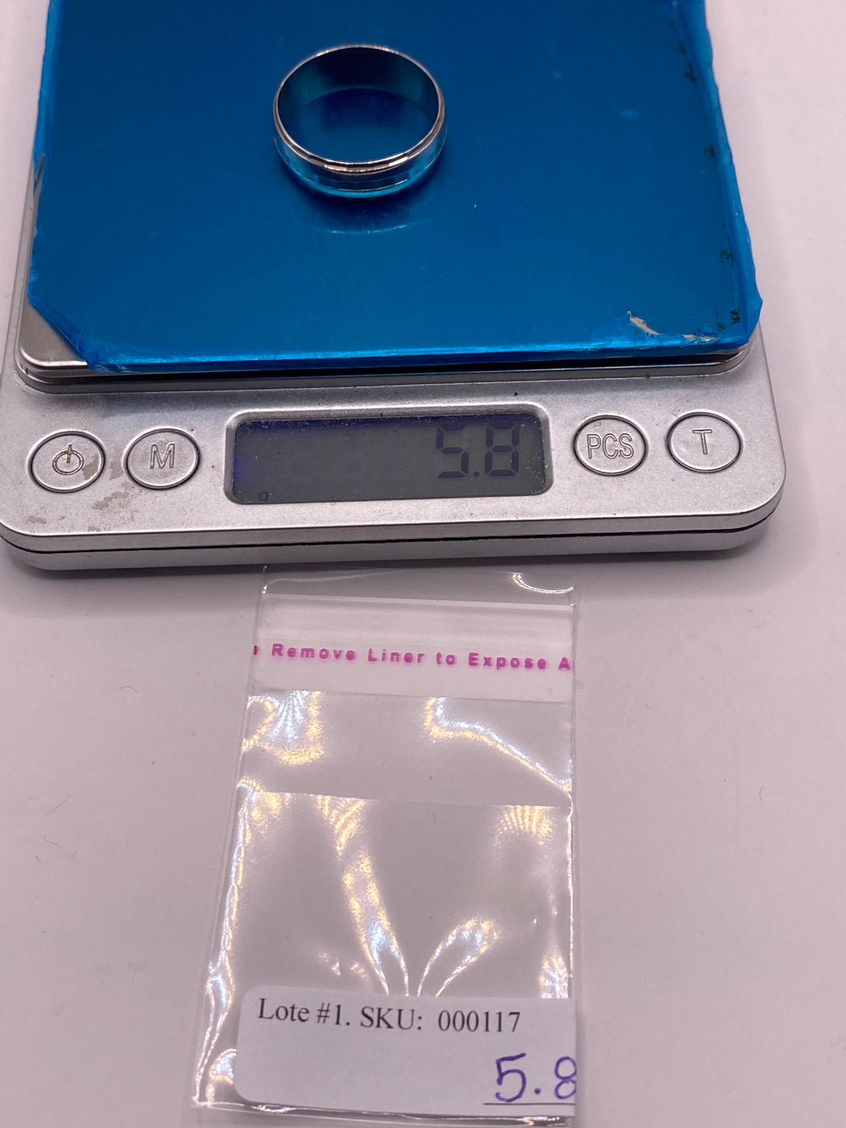 Anillo de Plata 925  con Banda Geométrica Facetada y Acabado Pulido