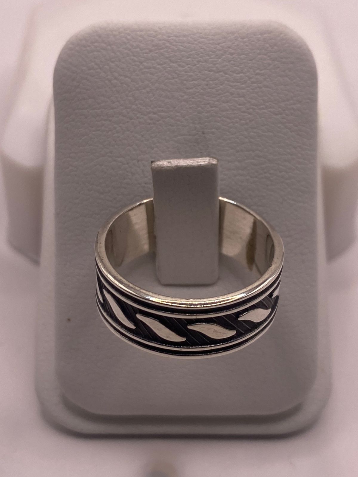 Anillo de Plata 925 con Diseño Atemporal
