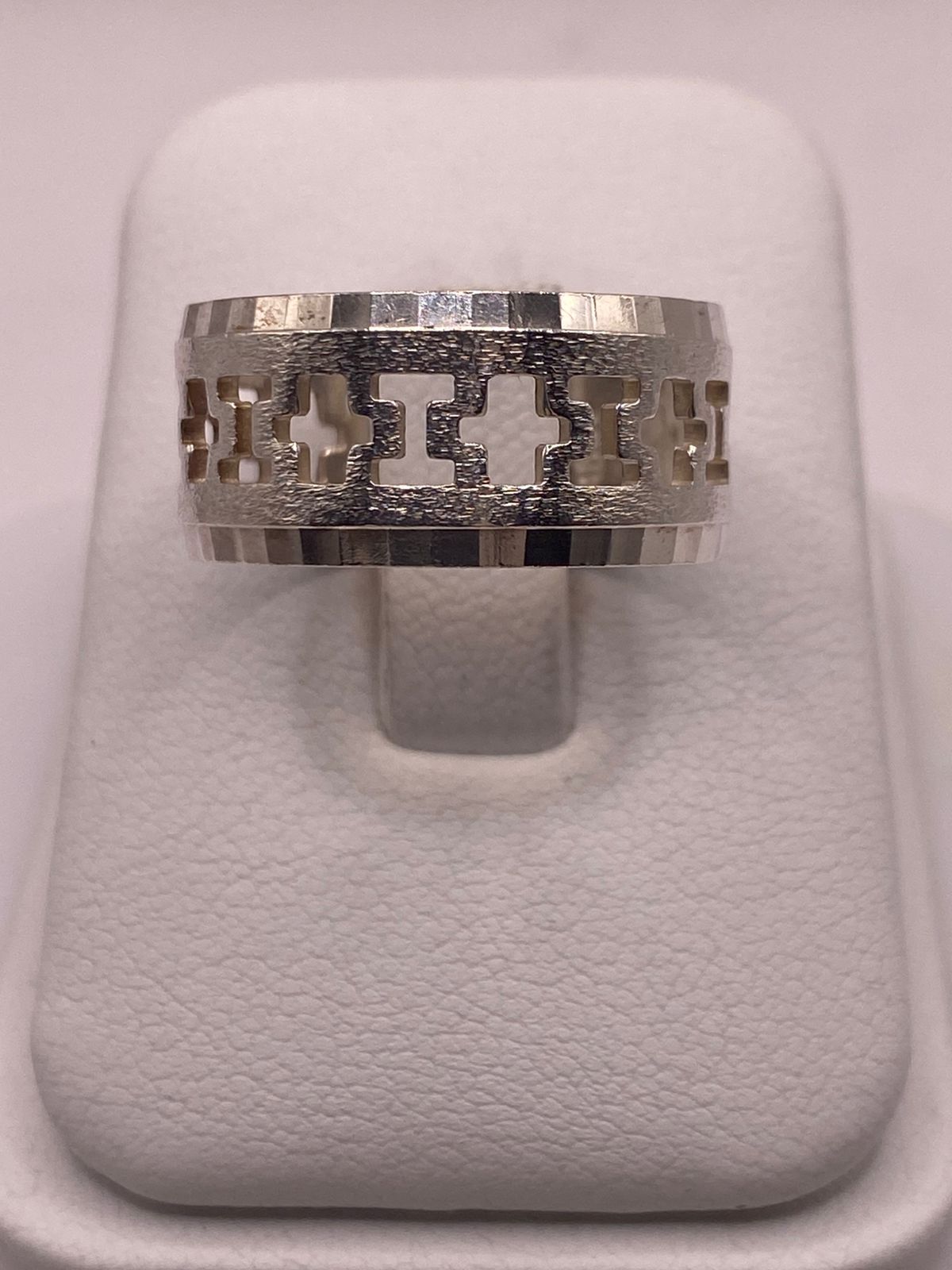 Anillo de Plata 925 con Diseño Calado de Cruces