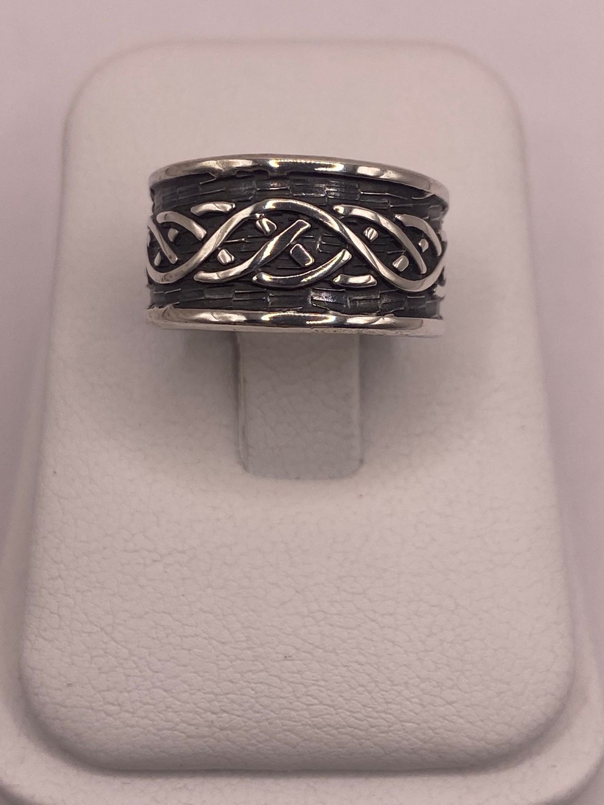 Anillo de Plata 925 con Diseño Entrelazado y Estilo Artesanal