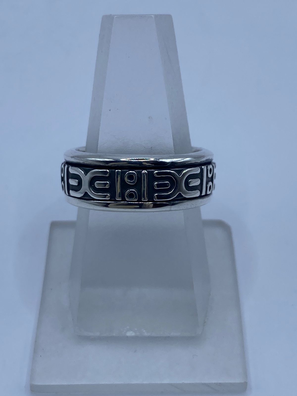 💍 Anillo de Plata 925 con Diseño Geométrico Contemporáneo — vista lateral