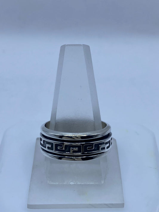 💍 Anillo de Plata 925 con Greca Clásica — vista lateral