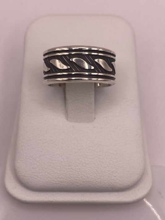 Anillo de Plata Esterlina 925 con Motivos Ondulados Pulido — vista lateral