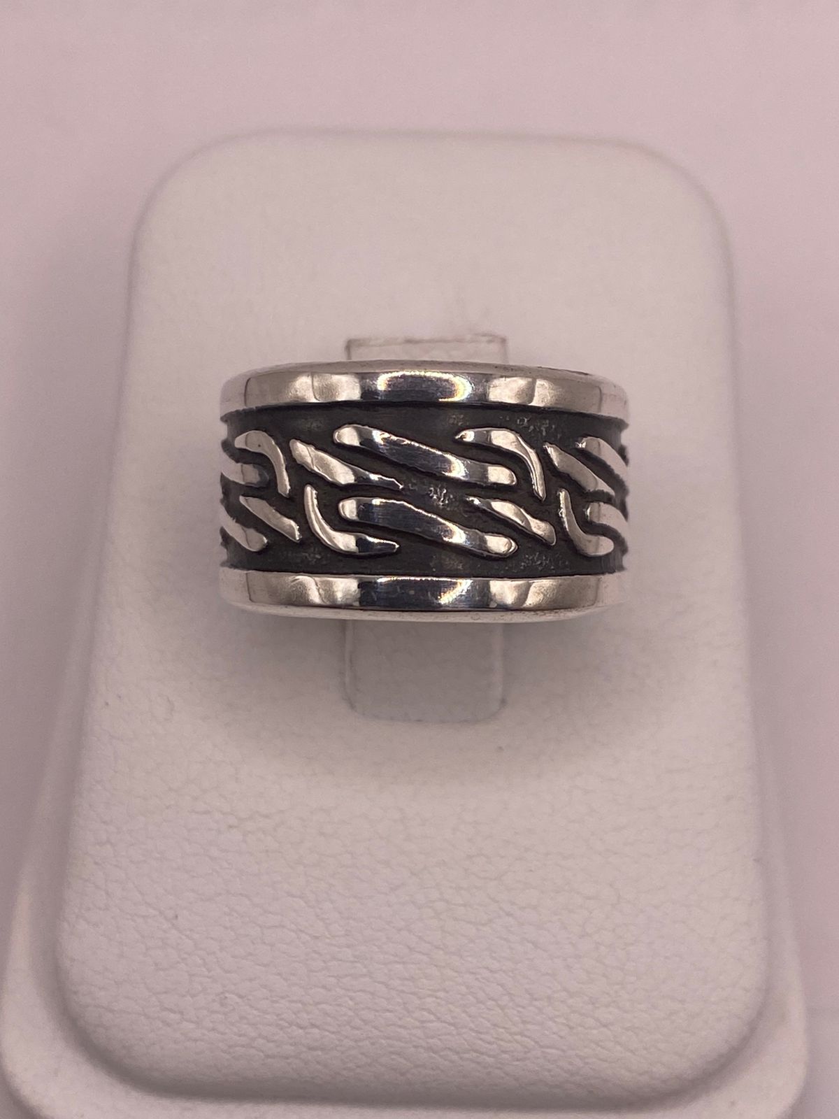 Anillo de Plata 925 con Motivos Orgánicos y Diseño Artesanal — vista lateral