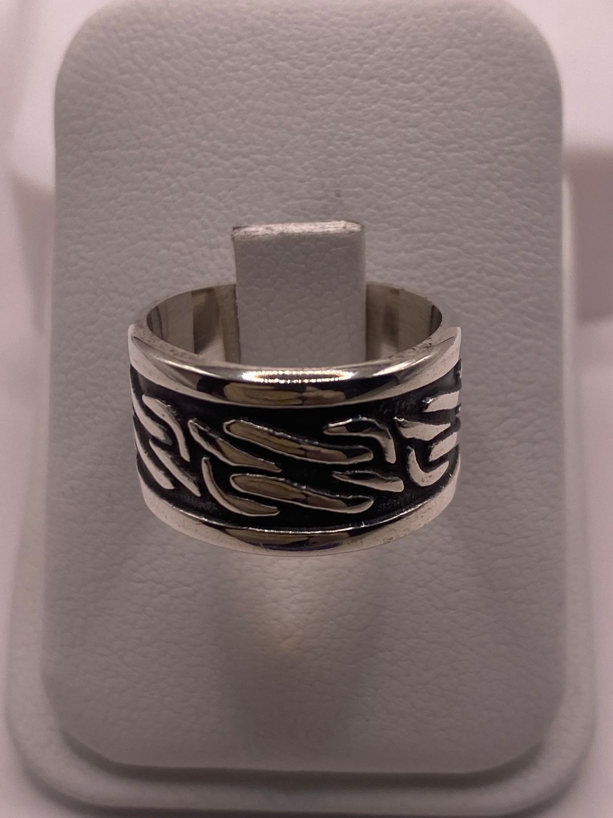 Anillo de Plata 925 con Motivos Orgánicos y Diseño Artesanal