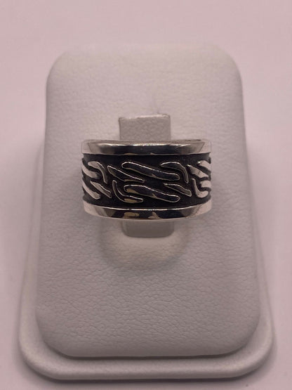 Anillo de Plata 925 con Motivos Orgánicos y Diseño Artesanal