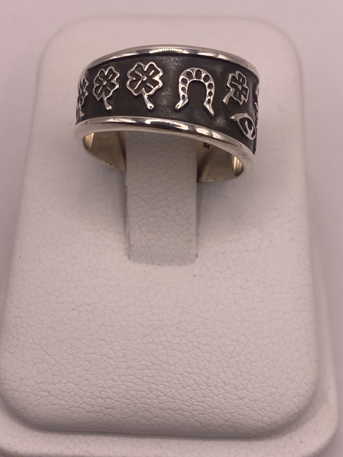 Anillo de Plata 925 con Símbolos Místicos y Diseño Artesanal