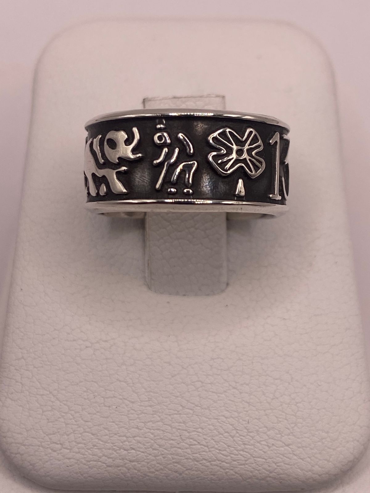 Anillo de Plata 925 con Símbolos Místicos y Diseño Artesanal