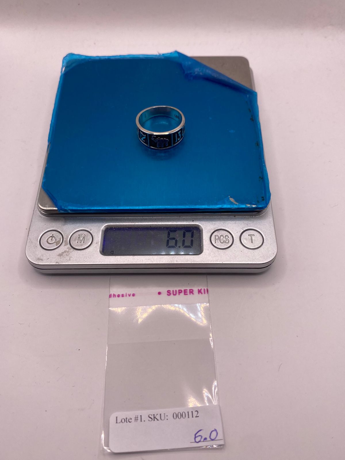 Anillo de Plata 925  con Símbolos de la Suerte y Acabado Oscuro