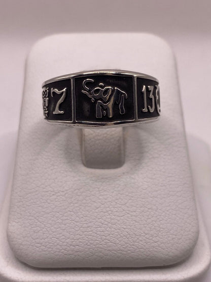 Anillo de Plata 925 con Símbolos de la Suerte y Acabado Oscuro, sello de autenticidad Plata Ley .925
