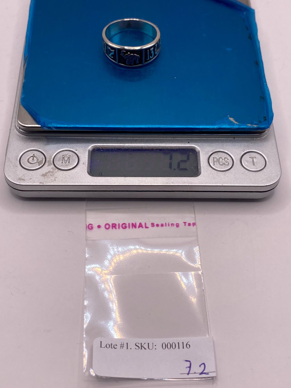 Anillo de Plata 925  con Símbolos de la Suerte y Acabado Oscuro