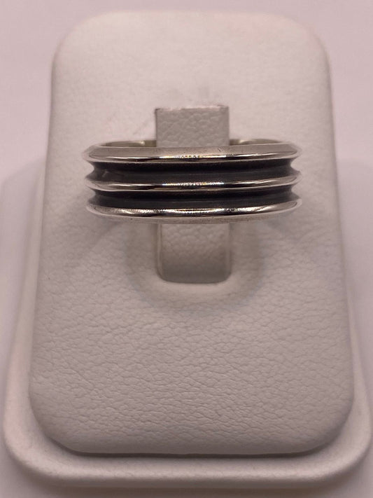 Anillo de Plata 925  con Triple Banda en Contraste Oscuro