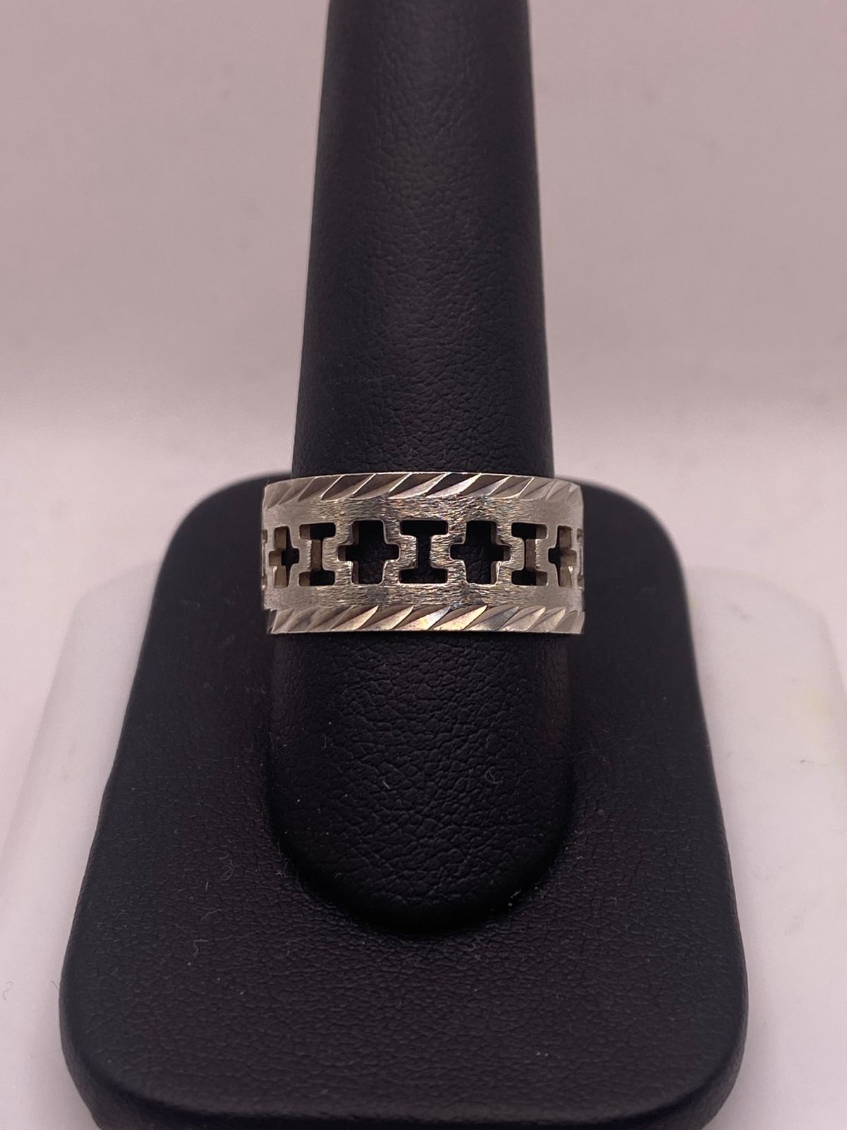 Anillo de Plata Esterlina 925 con Cruces Caladas