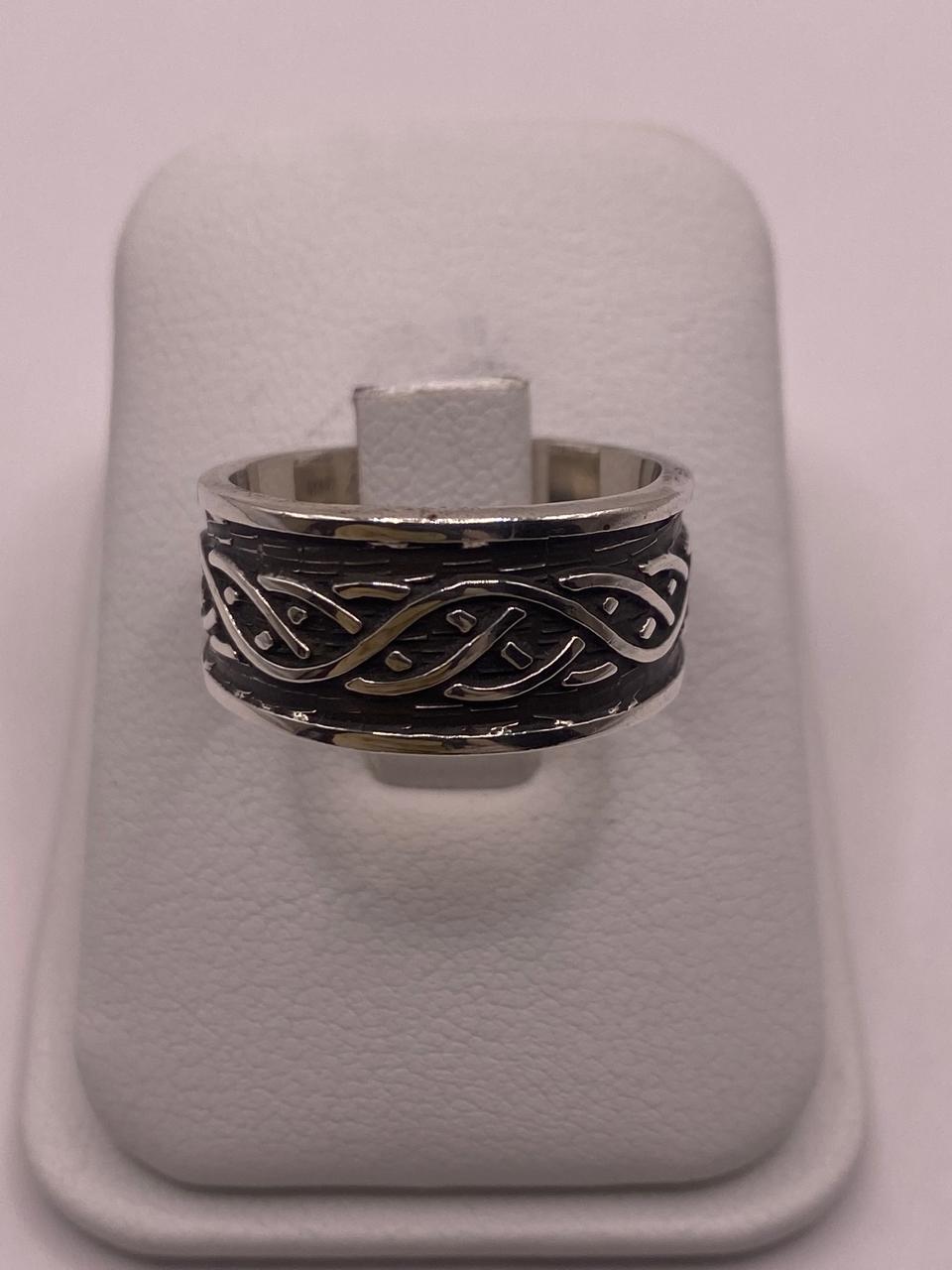 Anillo de Plata Esterlina 925 con Diseño Trenzado Estilo Celta y Acabado Oxidado