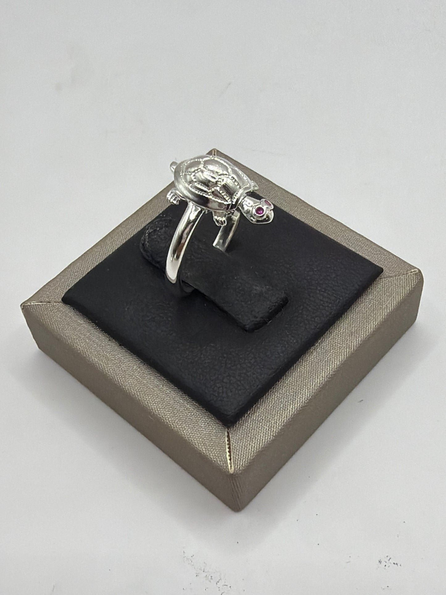 Anillo de tortuga en plata .925 hecho en Taxco — sello brillante en estuche Arte Taxco