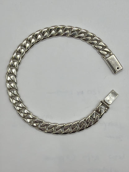 Pulsera eslabón barbado plata .925, vista frontal completa, broche de caja visible, 22 centímetros