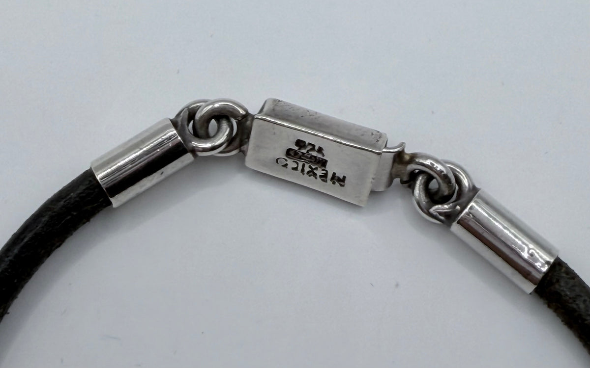 Detalle del cierre y hallmark .925 TAXCO de la pulsera Bravo Joyería