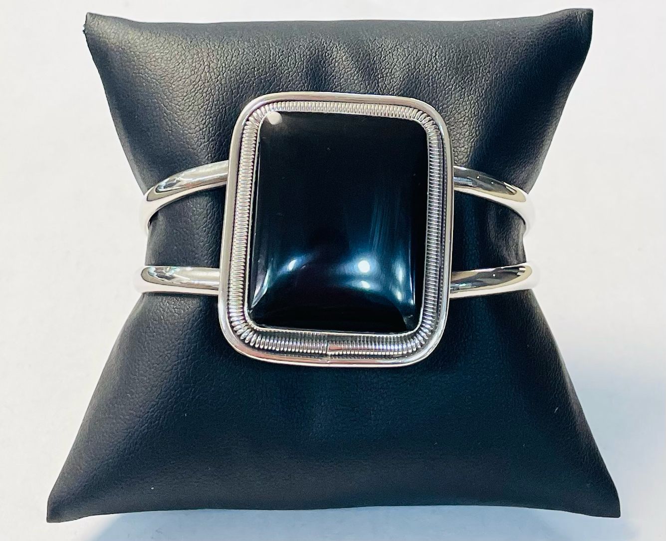 BRAZALETE EN PLATA LEY 925 CON OBSIDIANA