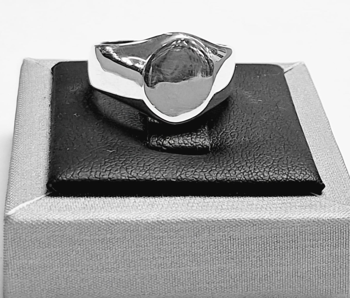 ANILLO EN PLATA LEY 925