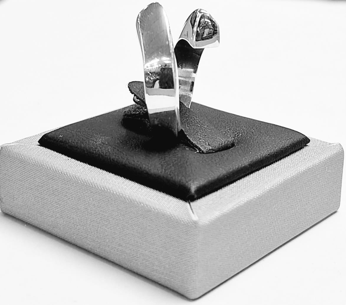ANILLO  EN PLATA LEY 925