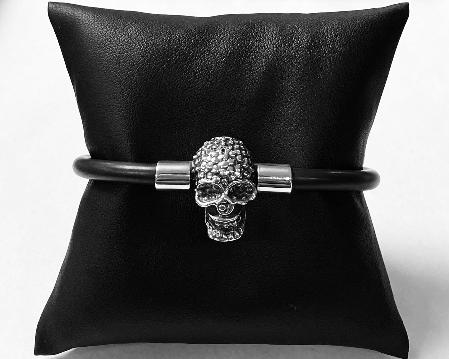 BRAZALETE EN PLATA LEY 925 CON CAUCHO