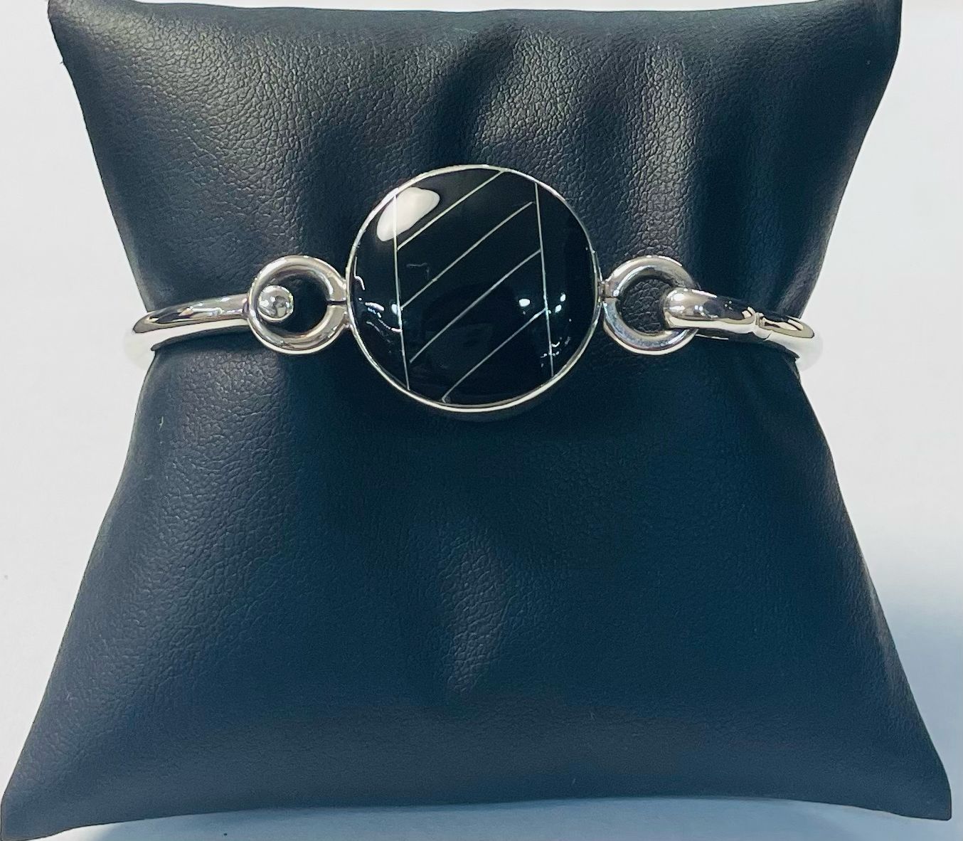 BRAZALETE CON PIEDRA DE OBSIDIANA EN PLATA LEY 925