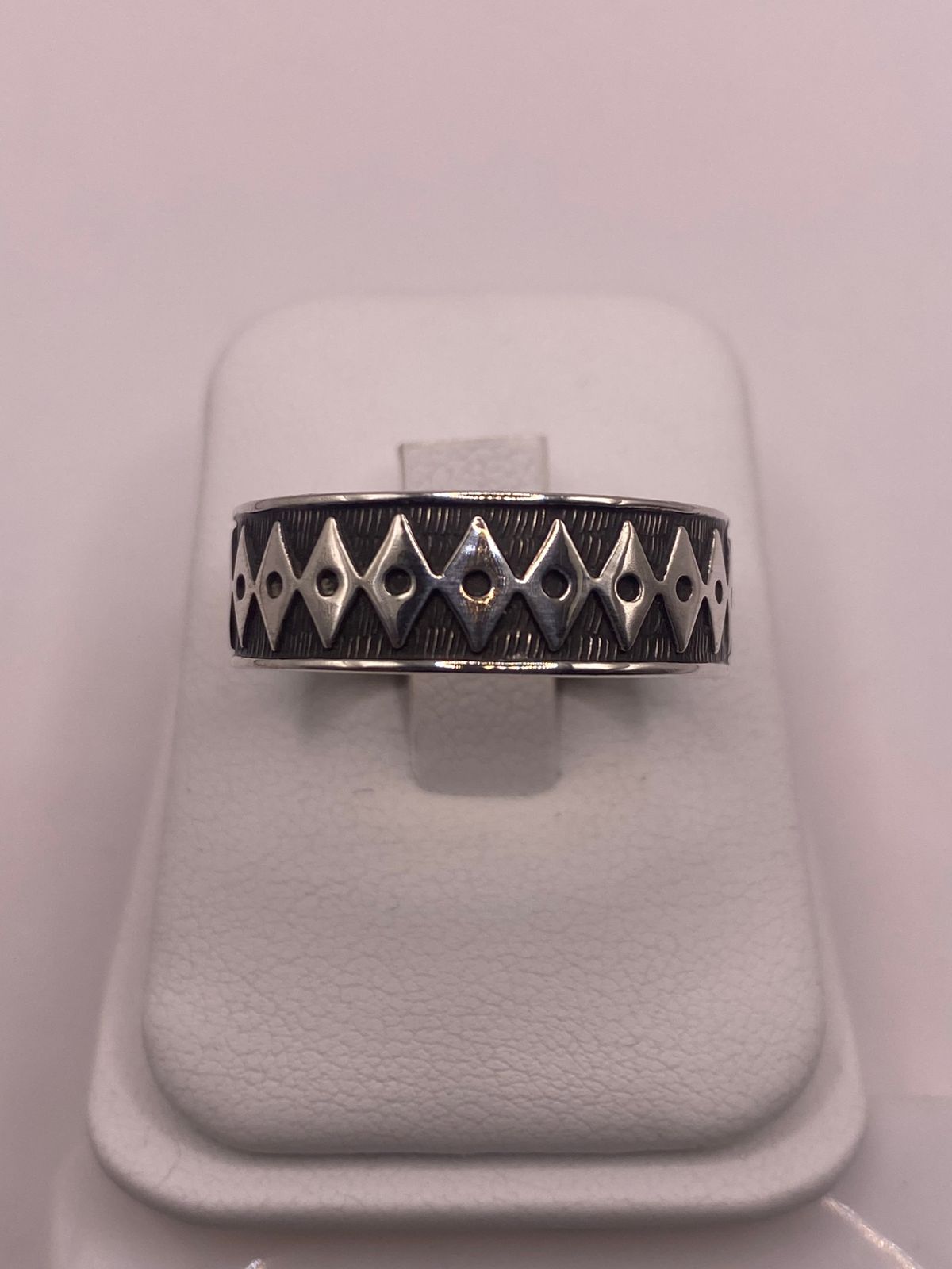 Anillo de Plata 925 con Grabado Geométrico de Rombos